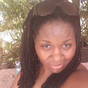 Meet your Posher, Lina